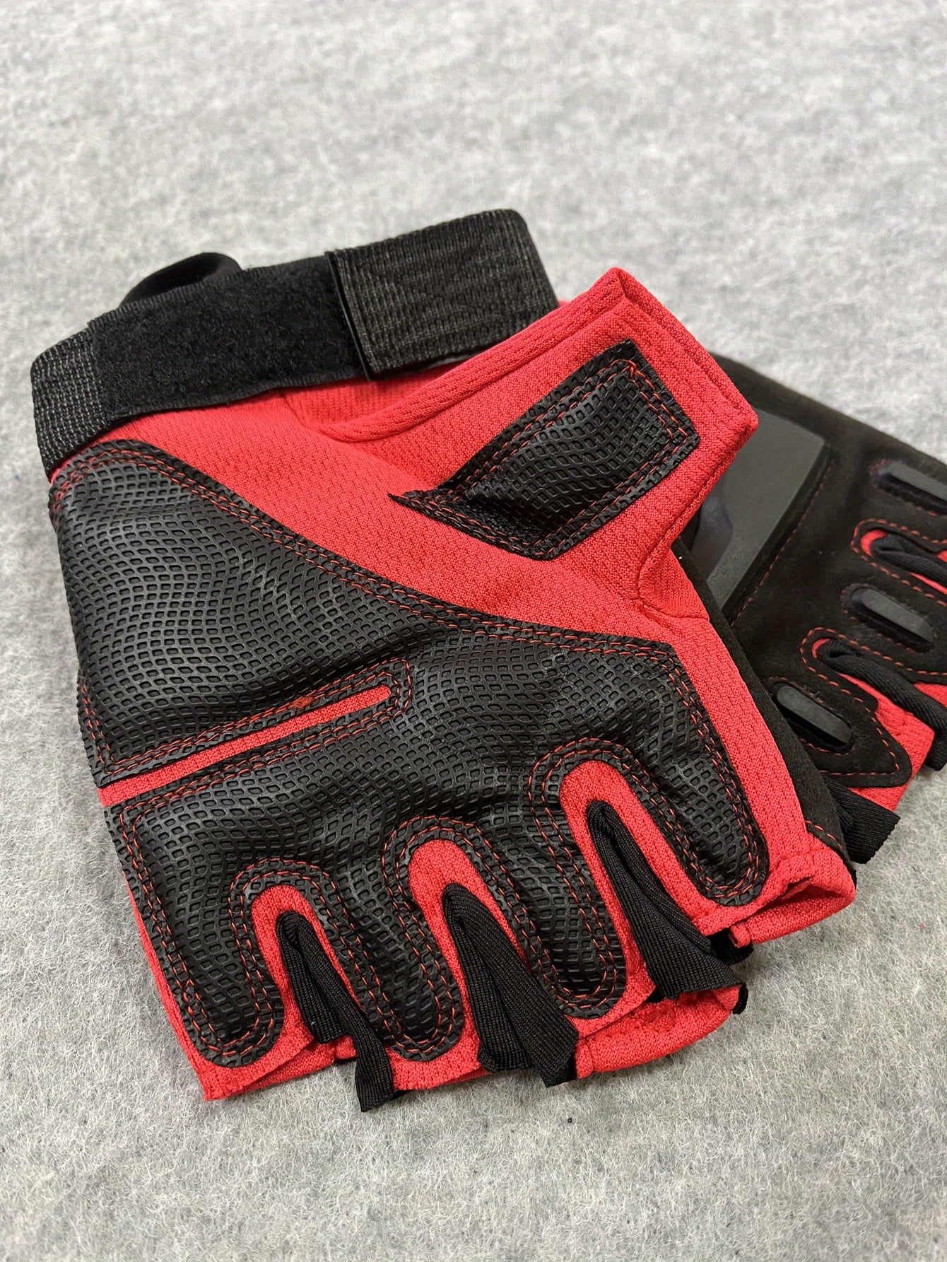 Pair Half Finger Anti-slip Breathable Gym Fitness Cycling Outdoor Sports Gloves for Men and Women